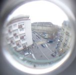 m&ecirc;me oeil de poisson en d&eacute;cors urbain