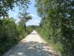 La longue route qui mène à l'ile St-Pierre.