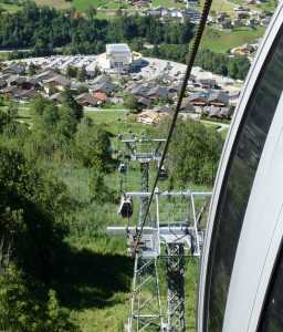 Montée en télécabine avec vue sur Le Châble