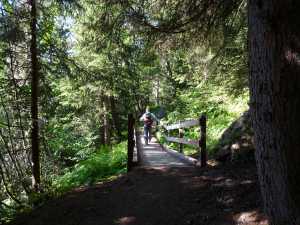 Pont vers le bisse de Saxon