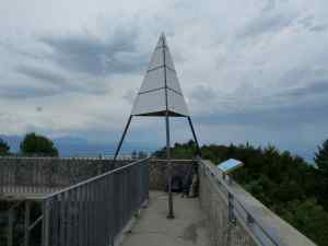 Pyramide du sommitale de la Tour de Gourze