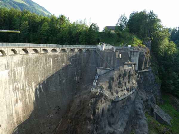 Barrage Montsalvens concave