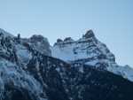 La Cime de l'Est des Dents du Midi se montre enfin.