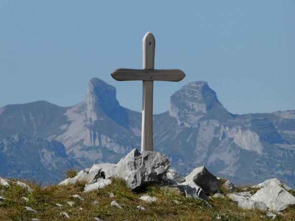 Croix sur les Tours d'Aïs